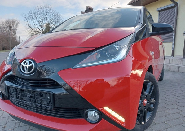 Toyota Aygo cena 33400 przebieg: 82122, rok produkcji 2017 z Pilawa małe 301